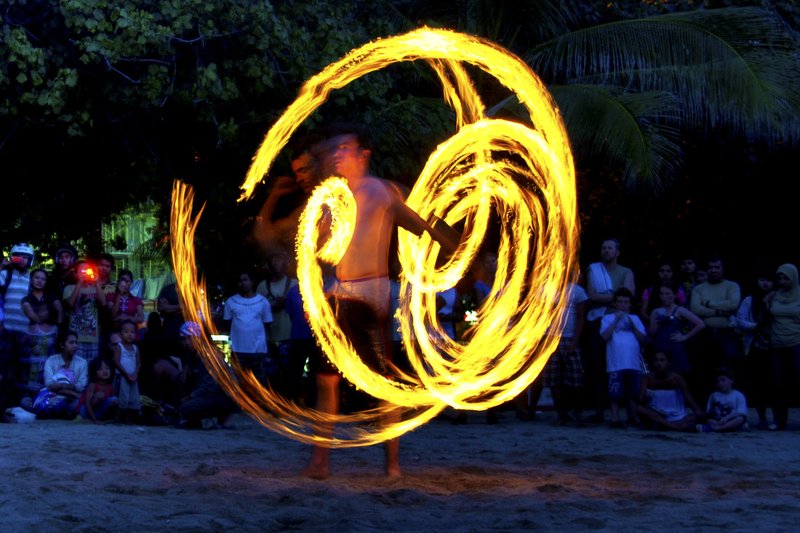 kuta-beach-fire-dancers