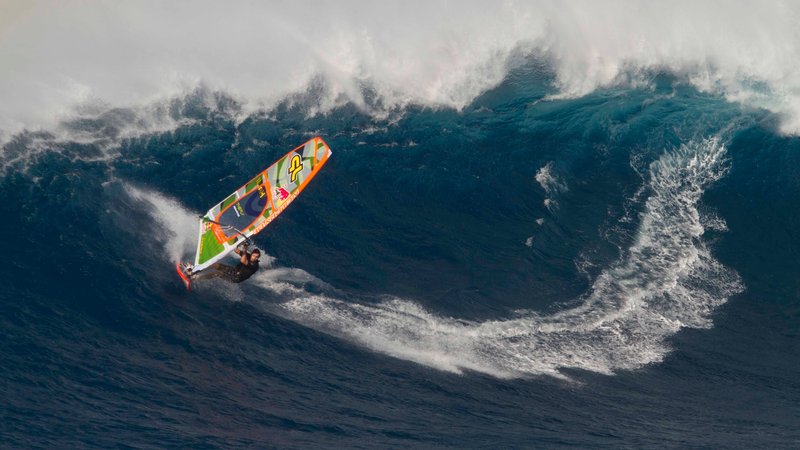 big-wave-windsurfing
