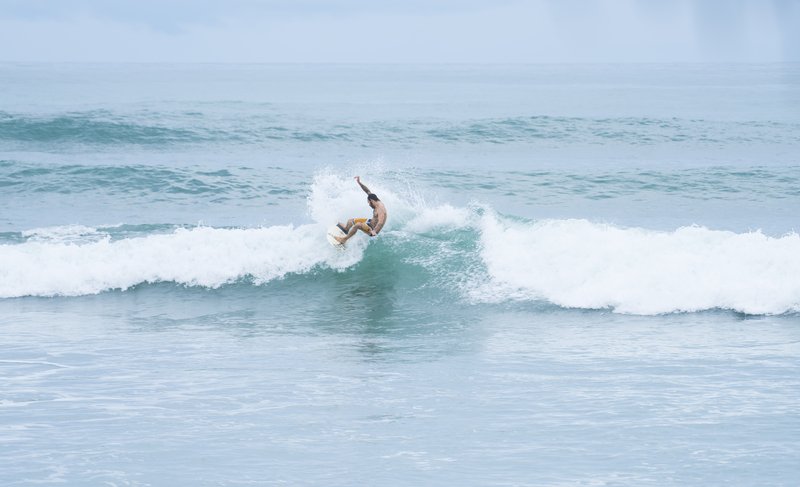 surfing-costa-rica